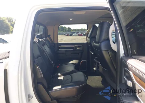 2023 Ram 2500 Laramie 4X4 6'4 Box z USA, uszkodzony, nr VIN 3C6UR5FJ6PG530782